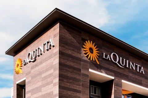 La Quinta Inn & Suites by Wyndham Jackson Hotel in Jackson