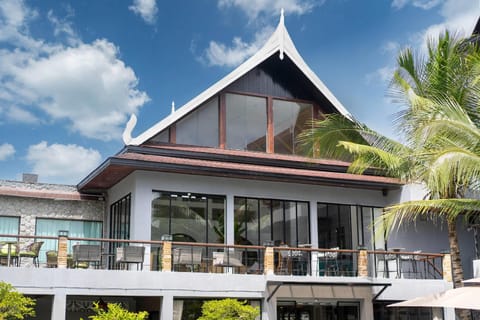 Howard Johnson by Wyndham Phuket Naiyang Hotel in Mai Khao