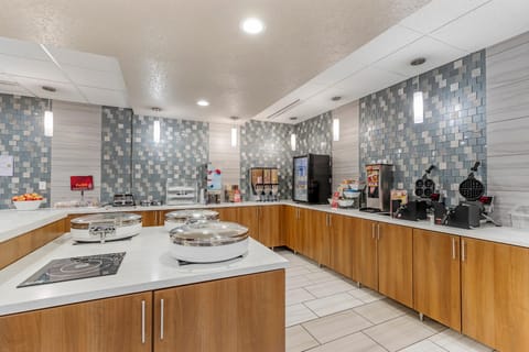 Executive Residency by Best Western Waterloo & Cedar Falls Hotel in Waterloo