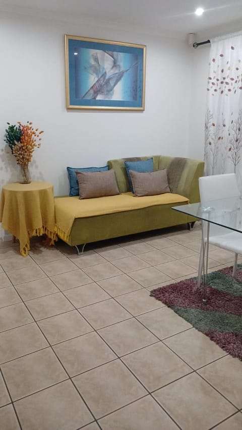 Neats Accommodations Bed and Breakfast in Cape Town