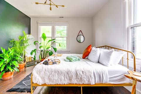 PRIME Location – CLEAN – Top Rated - Parking Free Resort in Chillicothe