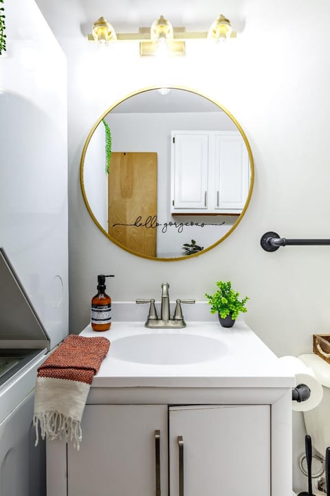 Top Rated - Free Parking - PRIME Location - CLEAN Resort in Short North