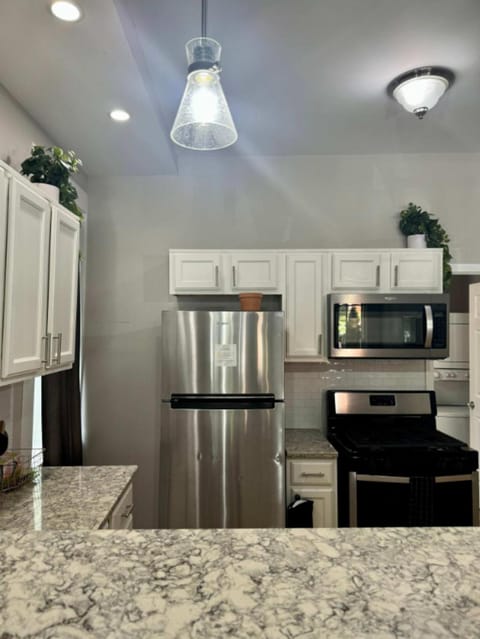 Convention - Free Parking - Short North -Queen Bed Hotel in Ohio