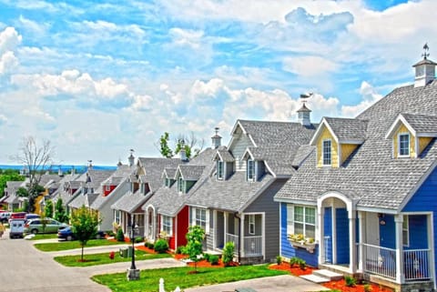 Stormy Point Village Hotel in Sunset Cove Township