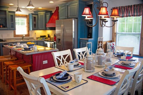 Stormy Point Village Hotel in Sunset Cove Township