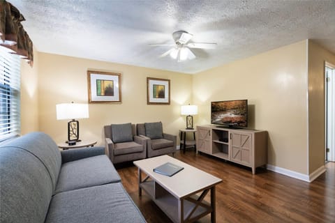 Mountain Meadows Hotel in Pigeon Forge