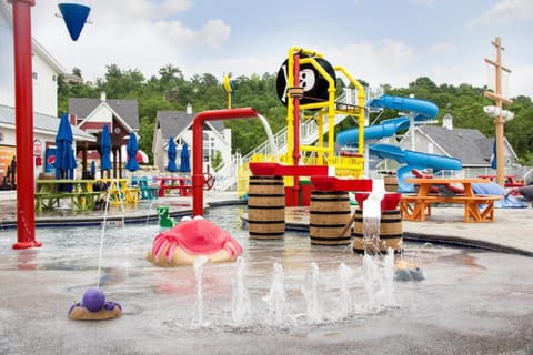 Stormy Point Lakeside Hotel in Sunset Cove Township