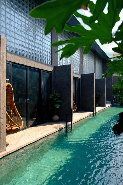 The Lima Ocean Suites Pererenan Resort in North Kuta