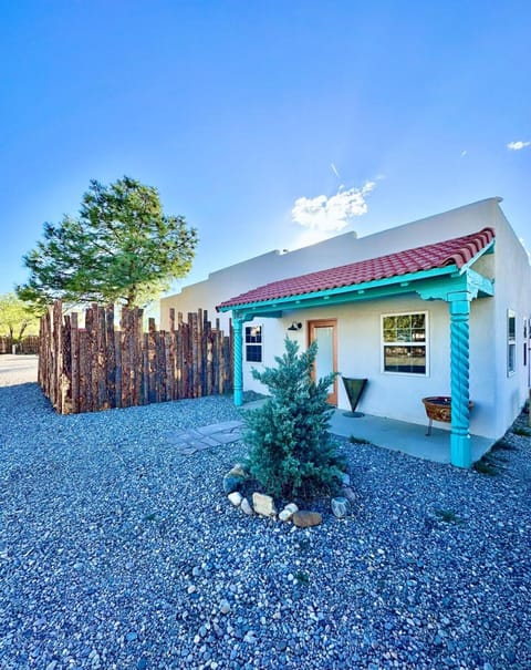 Luxx Lodge, Glamping & RV Park Inn in Ranchos De Taos