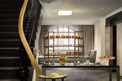 Hilton New Orleans/St.Charles Avenue Hotel in French Quarter