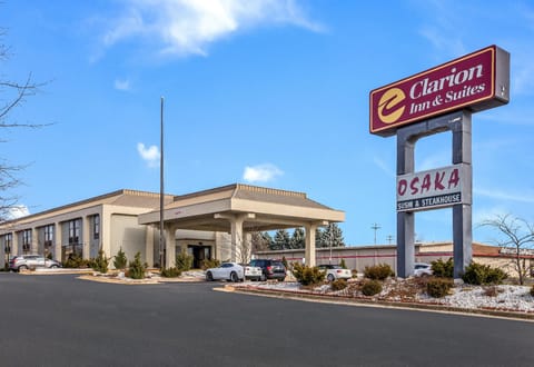 Clarion Inn & Suites Grand Rapids Airport Hotel in Kentwood