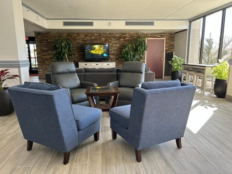 Clarion Inn & Suites Grand Rapids Airport Hotel in Kentwood
