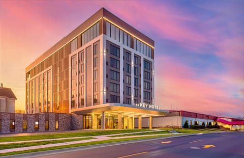 The Key Hotel Dubuque, Tapestry Collection by Hilton Hotel in Dubuque