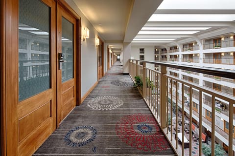 Embassy Suites by Hilton Chicago O'Hare Rosemont Hotel in Rosemont