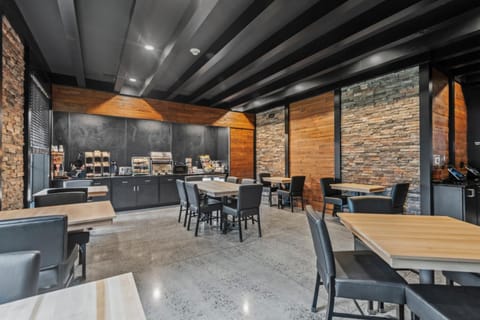 Cobblestone Hotel & Suites - Waukesha/West Milwauke Hotel in Waukesha