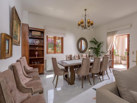 Villa in Rethymno with Pool  Jacuzzi Resort in Crete