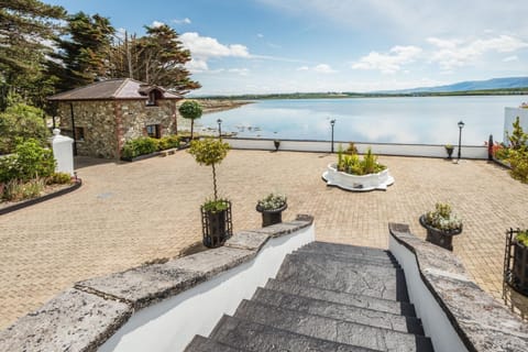 Barrow House Inn in Tralee