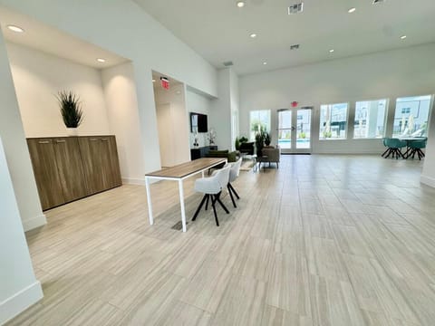 The Elegant Retreat w/ heated pool near Disney ! Hotel in Loughman