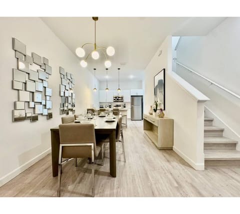 The Elegant Retreat w/ heated pool near Disney ! Hotel in Loughman