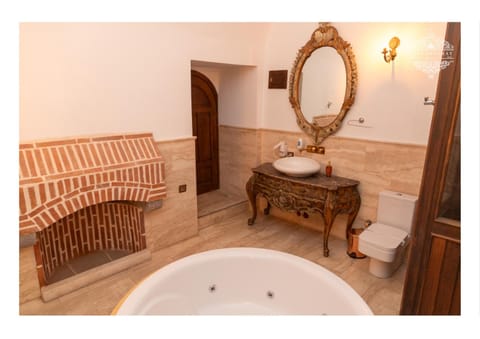 Kervansaray Antique Hotel Bed and Breakfast in Cesme