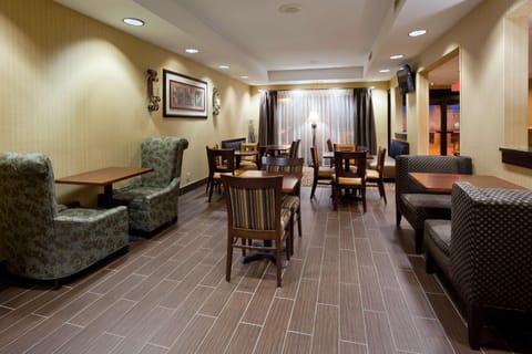 Hampton Inn Cedar Rapids Hotel in Cedar Rapids