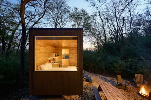 Postcard Cabins Starved Rock, Outdoor Collection by Marriott Bonvoy Hotel in Ottawa