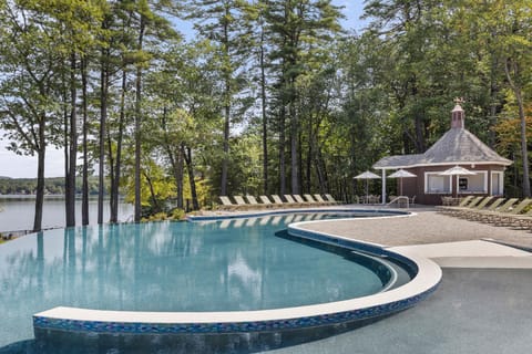 The Lake Estate on Winnisquam Hotel in Tilton