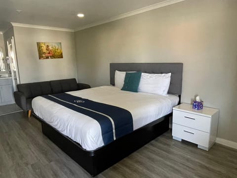 Omeo Suites Alhambra Hotel in Alhambra