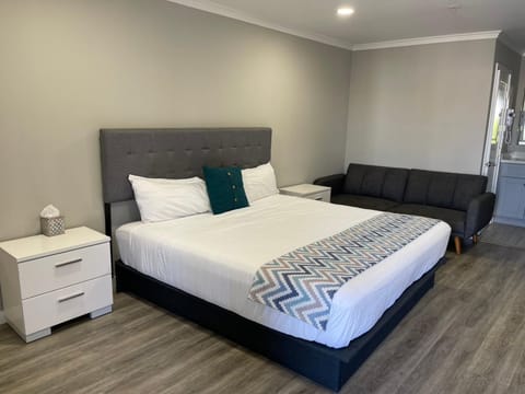 Omeo Suites Alhambra Hotel in Alhambra