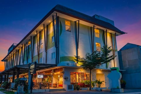 Palette Hotel near Padma Hotel in Kuta