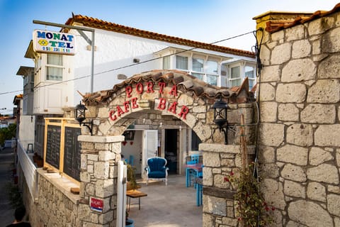 Monat Otel Apartment hotel in Alaçatı