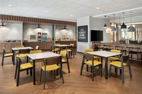 Fairfield by Marriott Inn & Suites Milwaukee West Hotel in Milwaukee