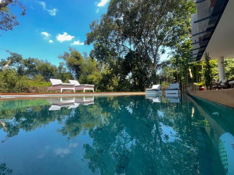 Leafy Riverbank Hostel in Kediri