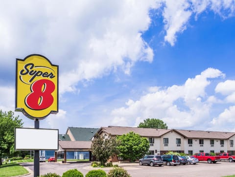 Coratel Inn and Suites By Jasper Stillwater Hotel in Oak Park Heights