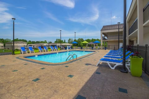 Quality Inn Paris Hotel in Tennessee