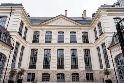 Hôtel Royal Beaulaincourt Hotel in Béthune