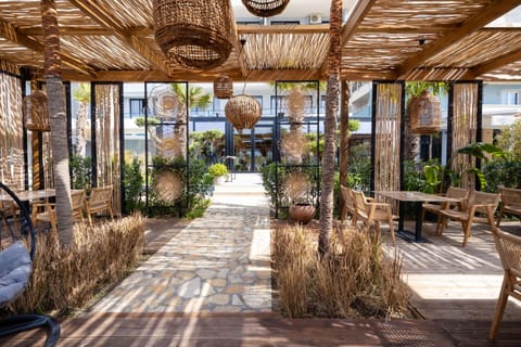 Sea & Sand Hotel Hotel in Vlorë