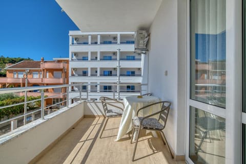 Aqua Lounge Aparthotel Ulcinj Hotel in Ulcinj Municipality