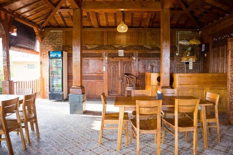 Victory Munggu Bed and Breakfast in Kediri