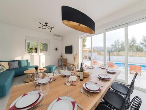 Luxury Villas Bellavista - Four Bedroom Villa with Pool Resort in Zadar County