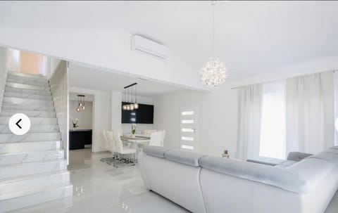 Villa Rest for the soul - Four Bedroom Villa Resort in Split-Dalmatia County