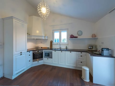 Three Bedroom Villa With Private Pool Resort in Split-Dalmatia County