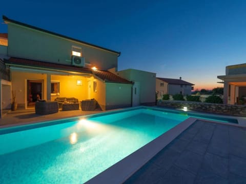 Three Bedroom Villa With Private Pool Resort in Split-Dalmatia County