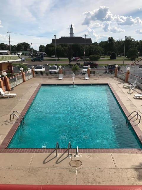 Milan Inn & Suites Hotel in Tennessee