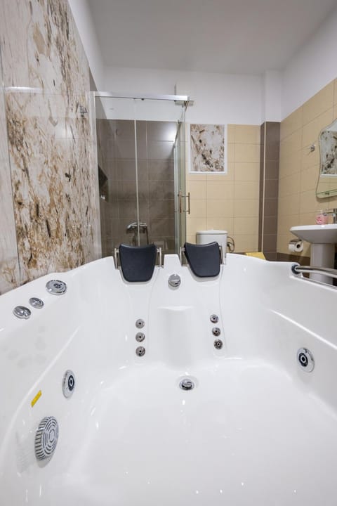 Vila Del Mar Hotel in Ksamil