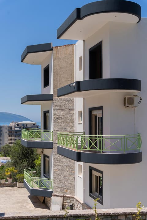 Olivet Hotel Hotel in Vlorë