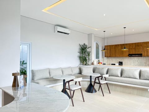 CODYARD LUXURY SUITES Hotel in Kediri