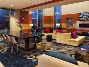 DoubleTree by Hilton Roseville Minneapolis Hotel in Roseville