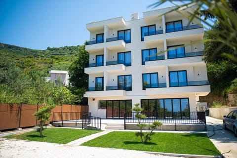 White Hill Radhime Hotel in Vlorë County, Albania