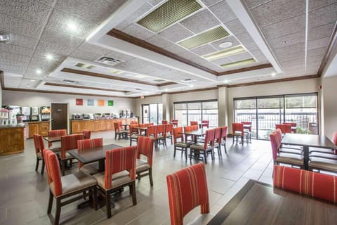 Vista Suites-Near Island Drive Hotel in Pigeon Forge